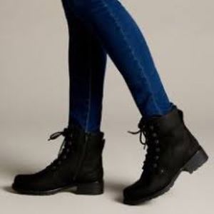 *BRAND NEW* Clark’s Black Orinoco Spice Boot SZ 8
